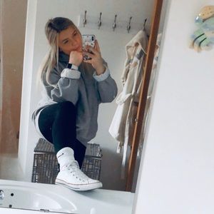 Meet your Posher, Claire